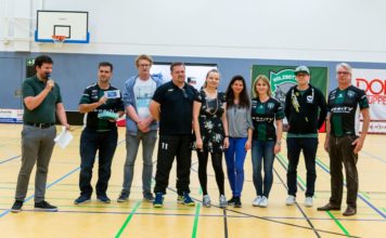 Ehrung von Vereinsmitgliedern für ihren Einsatz