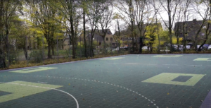 Outdoor Floorballfeld im Herbst 2020
