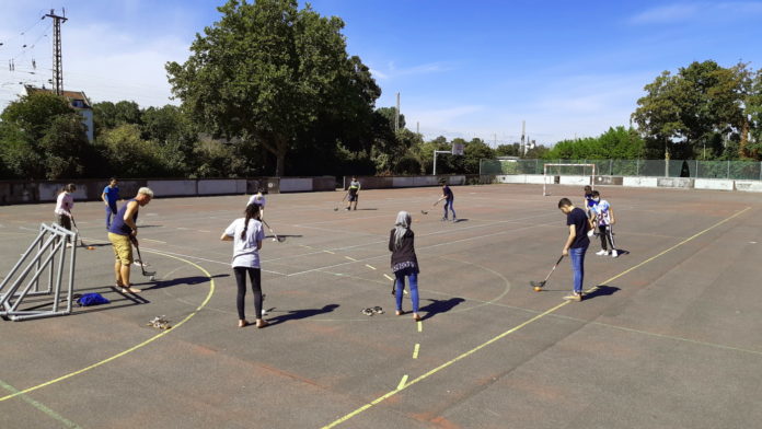 Floorball Sportunterricht im Freien - Outdoor Floorball