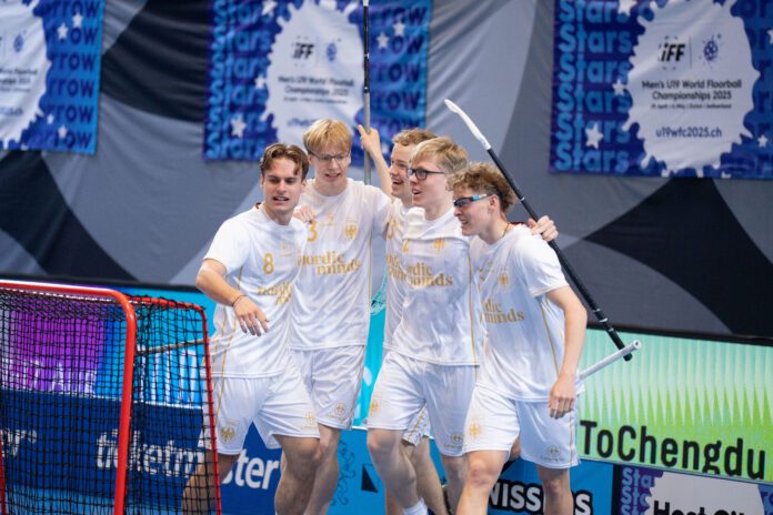 Lasse Vallema und Noah de Zwaan bei der Nationalmannschaft (Foto - Floorball Deutschland)