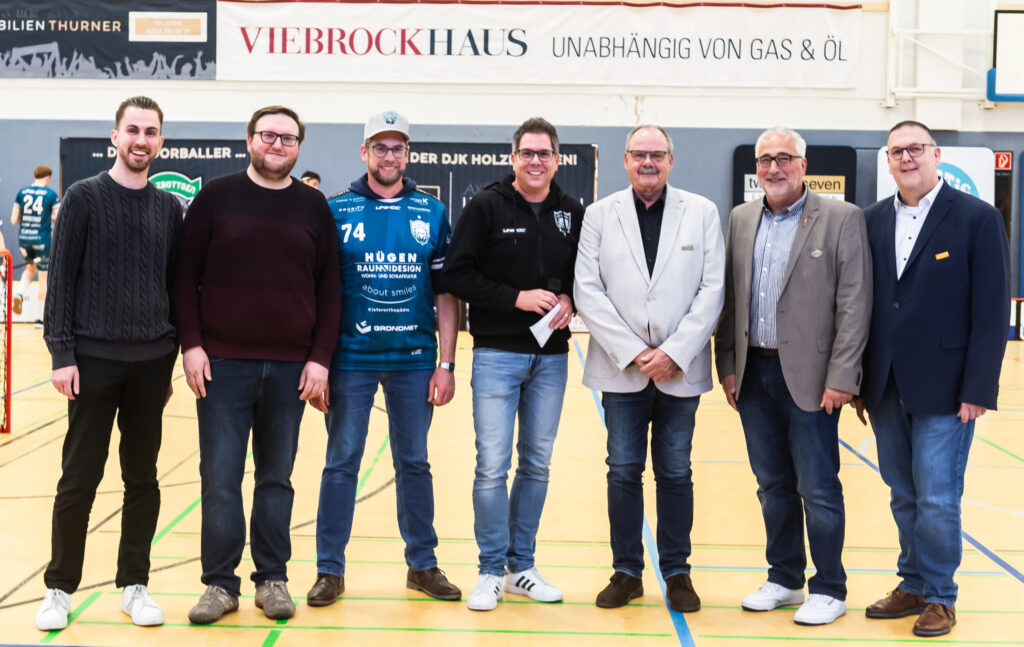 Schützenfest am Schützenday: Das Holzbüttger und Kaarster Königshaus gaben sich die Ehre (Foto: Andreas Klüppelberg)