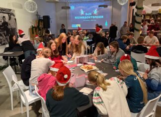 Weihnachtsfeier der DJK-Floorballabteilung: Ein stimmungsvoller Jahresabschluss für Groß und Klein